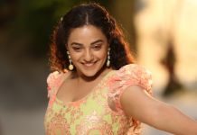 கொரோனா நிவாரணத்துக்காக உடைகளை ஏலம் விடும் நடிகை!…