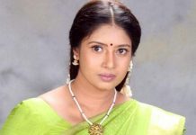 роорпБродройрпНроорпБро▒рпИропро╛роХ роХрпБро┤роирпНродрпИ рокроЯродрпНродрпИ ро╡рпЖро│ро┐ропро┐роЯрпНроЯ роироЯро┐роХрпИ роЪроЩрпНроХро╡ро┐