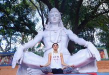 ஊரடங்கில் பிரபலங்கள் – உலக யோகா தினப் புகைப்படங்கள்!