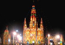 роХро┐ро▒ро┐ро╕рпНродрпБрооро╕рпН рокрогрпНроЯро┐роХрпИ – родрпЗро╡ро╛ро▓ропроЩрпНроХро│ро┐ро▓рпН роЪро┐ро▒рокрпНрокрпБ рокро┐ро░ро╛ро░рпНродрпНродройрпИ