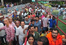 родро┐ро░рпБрооро▓рпИропро┐ро▓рпН роХрпБро╡ро┐ропрпБроорпН рокроХрпНродро░рпНроХро│рпН – 30 роорогро┐ роирпЗро░роорпН роХро╛родрпНродро┐ро░рпБроирпНродрпБ роЪро╛рооро┐ родро░ро┐роЪройроорпН