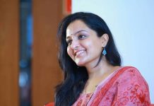 ரசிகர்களுடன் படம் பார்க்க விரும்பும் மஞ்சு வாரியர்!