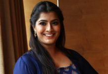 ஐயா ஜாலி! எனக்கு 2 மில்லியன் ஃபாலோயர்ஸ் வந்தாச்சி.. – செம டான்ஸ் போடும் வரலக்ஷ்மி!