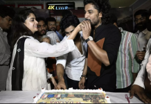 தியேட்டரில் கேக் வெட்டி கொண்டாடிய “தசரா” பட டீம்!