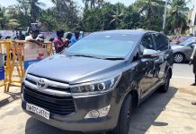 அஜித் தந்தை மறைவு – விஜய் நேரில் ஆறுதல்