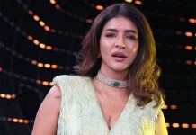 роЕро░роЪрпБ рокро│рпНро│ро┐роХро│рпИ родродрпНродрпЖроЯрпБродрпНрод роироЯро┐роХрпИ! – роХрпБро╡ро┐ропрпБроорпН рокро╛ро░ро╛роЯрпНроЯрпБроХрпНроХро│рпН